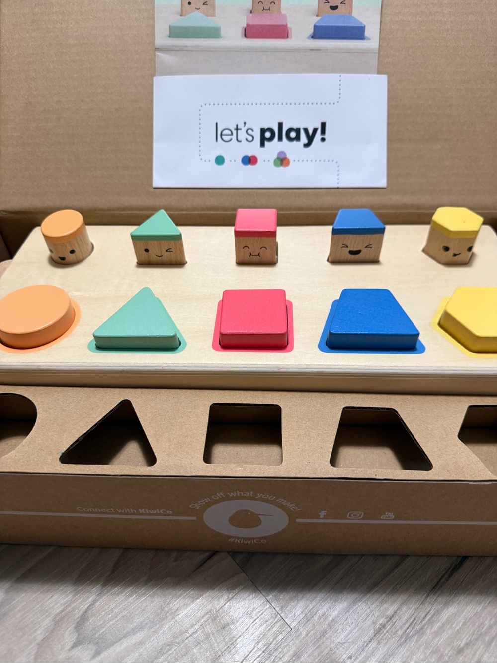 Kiwico Wooden pop up Shape Sorter Puzzle Toy - Multicolor